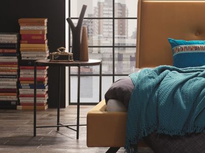 HASENA - Table de nuit en bois massif