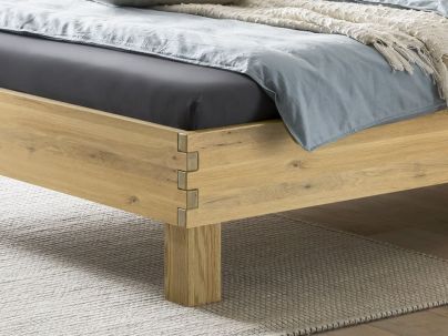 Lit Bretto en bois de chêne noueux pure massif haut de gamme | Le Monde du Lit