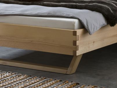 Lit Connecto en bois de hêtre noueux massif haut de gamme | Le Monde du Lit