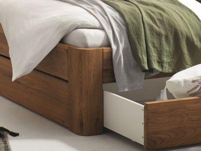 Lit Belluno en chêne massif, Hasena fabricant Suisse. Meuble pour la chambre. Le Monde du Lit