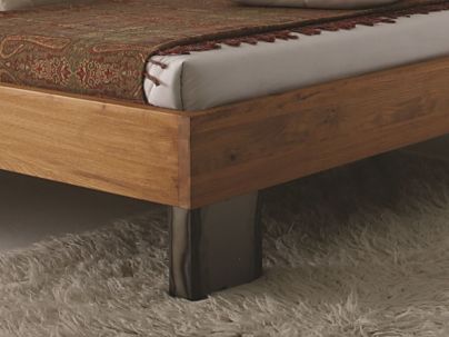 Lit Cadro Alpa en chêne sauvage massif, Hasena fabricant Suisse. Meuble pour la chambre