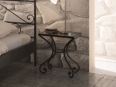 Chevet Cura en fer forgé. Hasena. Meuble haut de gamme.