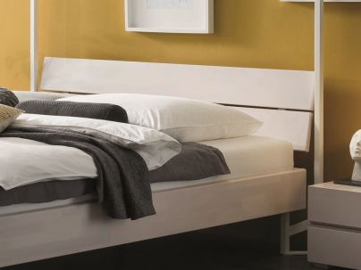 HASENA - Lit en bois massif