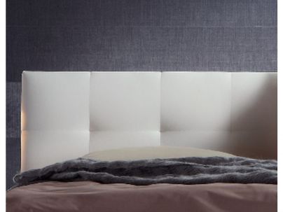 HASENA - Lit en bois massif