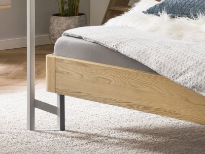 Lit baldaquin Bianco Ivio en bois de chêne massif haut de gamme | Le Monde du Lit