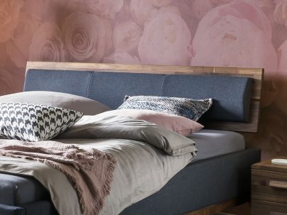 HASENA - Lit capitonné avec tête et pieds de lit en bois massif