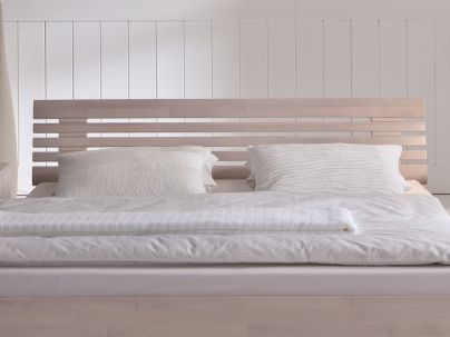 HASENA - Lit en bois massif