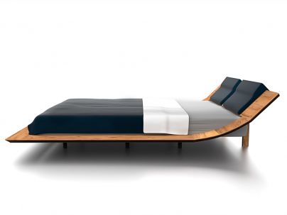 Lit Eridanus avec tête de lit inclinée avec coussins en chêne massif - Lit en bois - Le Monde du Lit