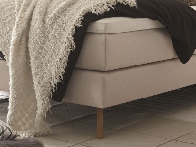 Zoom sur les pieds du lit Nordic haut de gamme