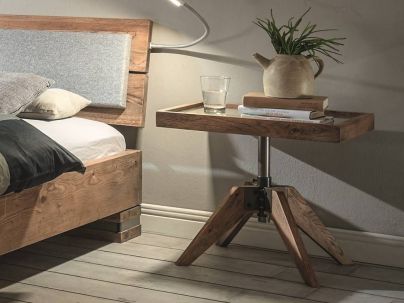 Chevet Carpi Vintage en chêne sauvage massif, Hasena fabricant Suisse. Meuble pour la chambre