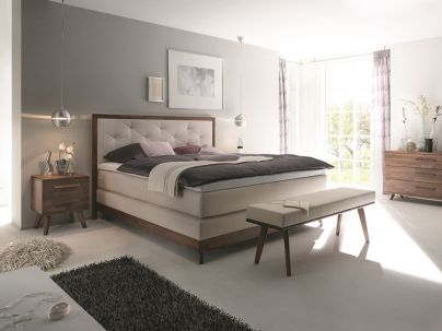 Chevet Elegant Noma en noyer massif, Hasena fabricant Suisse. Meuble pour la chambre