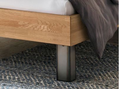 Lit Lodi en chêne bianco massif haut de gamme, en bois massif | Le Monde du Lit