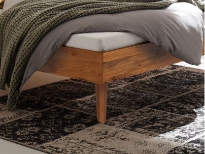 Lit Ortona en chêne noueux naturel massif haut de gamme, en bois massif | Le Monde du Lit