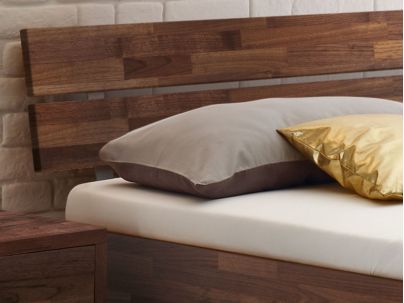 HASENA - Lit en bois massif