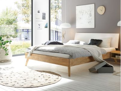 Lit Pesaro en chêne bianco massif haut de gamme, en bois massif | Le Monde du Lit