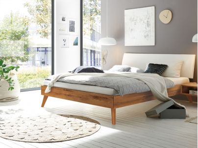 Lit Pesaro en chêne noueux naturel massif haut de gamme, en bois massif | Le Monde du Lit