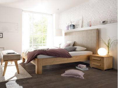 Chevet Noma en chêne Bianco massif, Hasena fabricant Suisse. Meuble pour la chambre. Le Monde du Lit