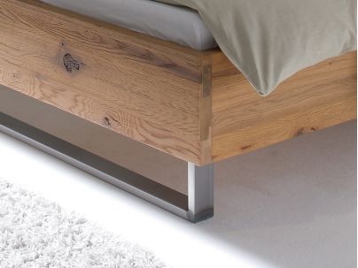 Lit Cadro Indus en chêne sauvage massif, Hasena fabricant Suisse. Meuble pour la chambre