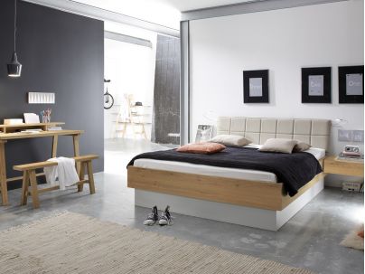 Secrétaire Coset en chêne sauvage massif, Hasena fabricant Suisse. Meuble pour la chambre