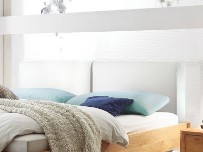 HASENA - Lit en bois massif