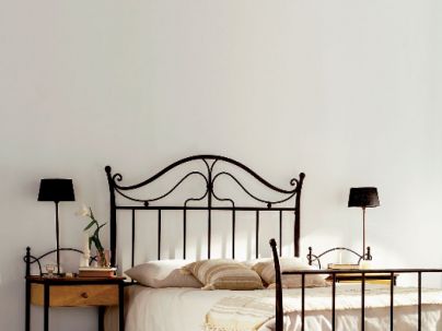 Tête de lit Lola 160 cm en fer forgé noir. Meuble design pour la chambre. Le Monde du Lit