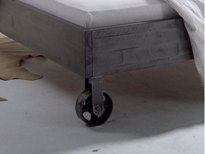 Lit Factory Road en acacia massif | Collection Factory | Le Monde du Lit