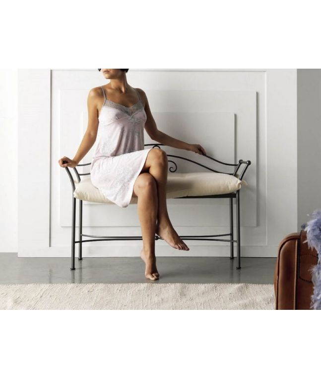 Banquette Viena en fer forgé. Meuble design pour la chambre. Le Monde du Lit