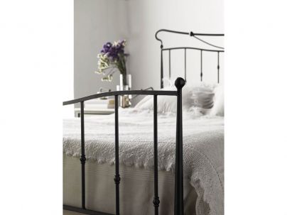 Lit Mar en fer forgé haut de gamme. Meuble pour la chambre. Le Monde du Lit