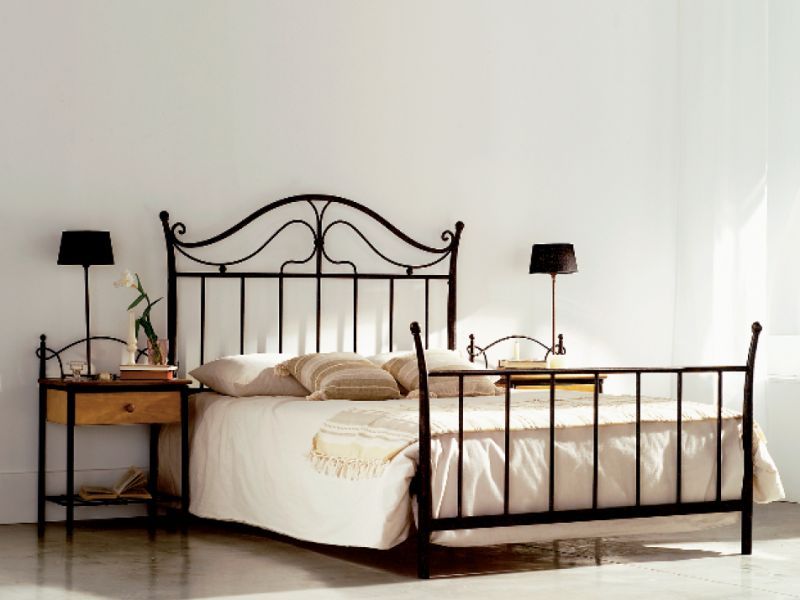 Lit Lola en fer forgé haut de gamme. Meuble pour la chambre. Le Monde du Lit