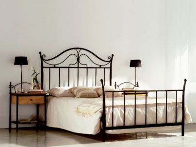 Lit Lola en fer forgé haut de gamme. Meuble pour la chambre. Le Monde du Lit