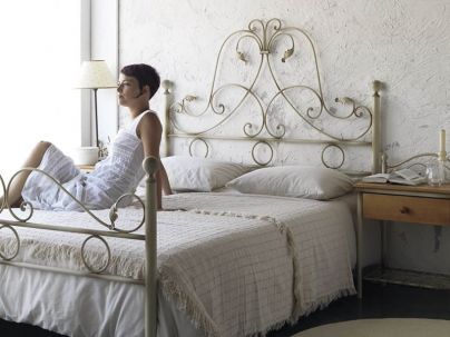 Lit Diana en fer forgé haut de gamme. Meuble pour la chambre. Le Monde du Lit