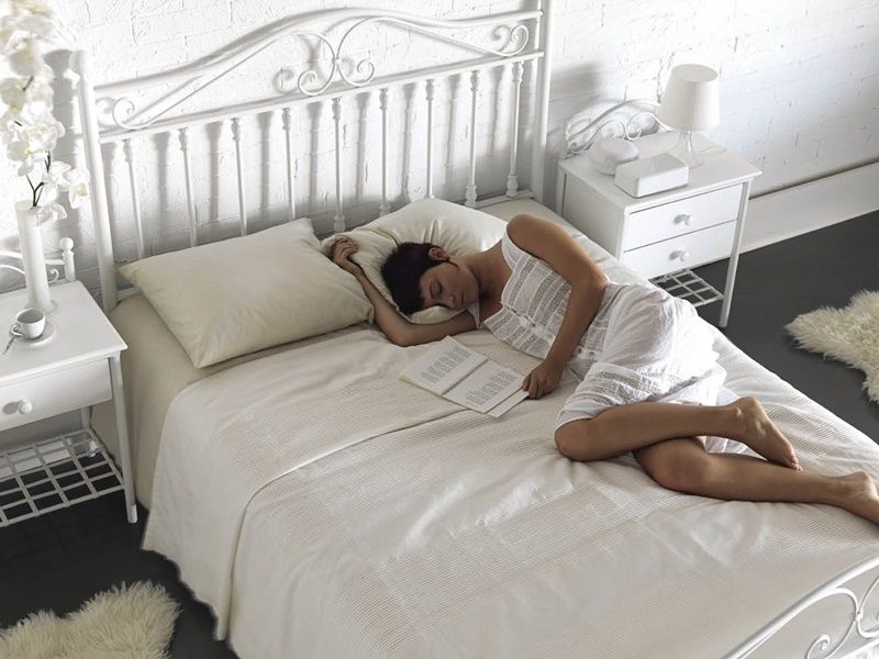 Lit Africa en fer forgé haut de gamme. Meuble pour la chambre. Le Monde du Lit