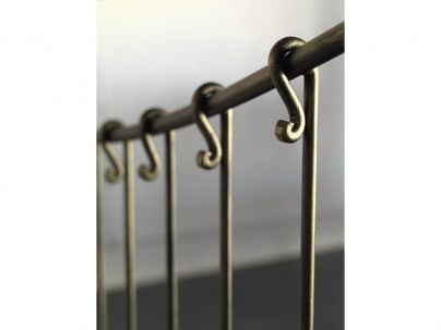 Lit Sara en fer forgé. Meuble design pour la chambre. Le Monde du Lit