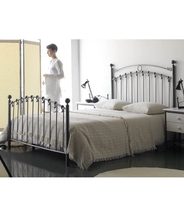 Lit Sofia en fer forgé haut de gamme. Meuble pour la chambre. Le Monde du Lit