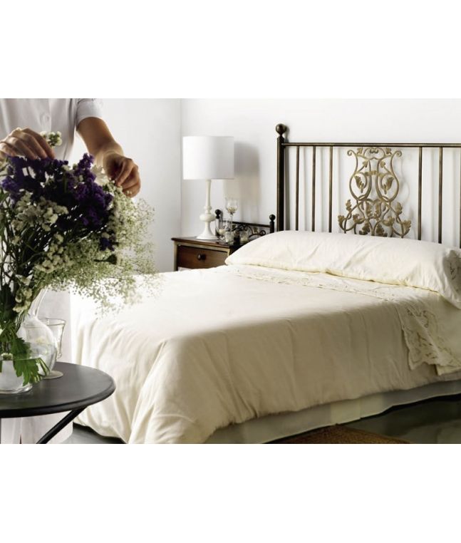 Tête de lit Genova en fer forgé. Meuble design pour la chambre. Le Monde du Lit