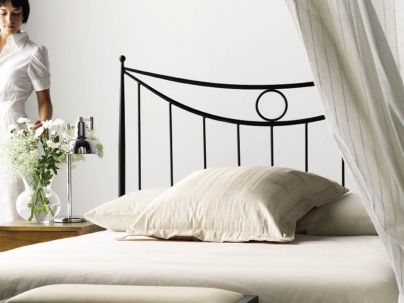 Tête de lit Grecia en fer forgé. Meuble design pour la chambre. Le Monde du Lit