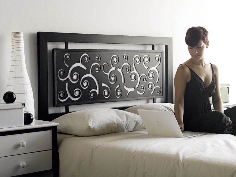 Tête de lit Rizos en fer forgé. Meuble design pour la chambre. Le Monde du Lit
