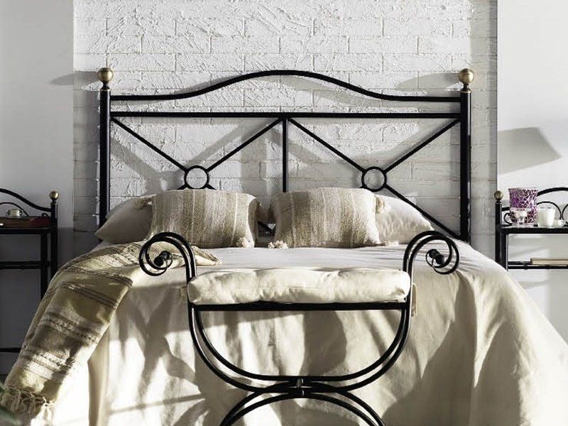 Tête de lit Andrea en fer forgé. Meuble design pour la chambre. Le Monde du Lit