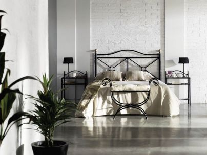 Tête de lit Andrea en fer forgé. Meuble design pour la chambre. Le Monde du Lit