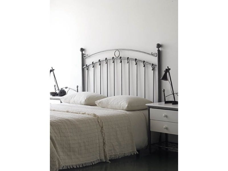Tête de lit Sofia en fer forgé. Meuble design pour la chambre. Le Monde du Lit