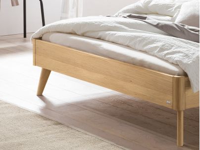 Lit Rubiera en chêne bright massif haut de gamme de notre collection LOUNGE