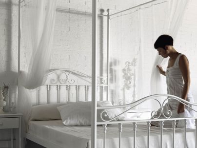 Lit baldaquin Africa en fer forgé haut de gamme. Meuble pour la chambre. Le Monde du Lit