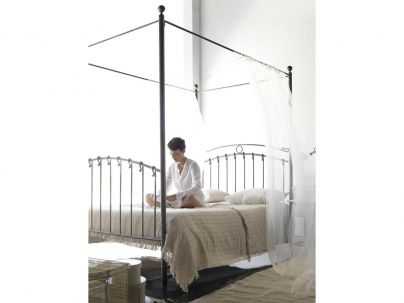 Lit baldaquin Sofia en fer forgé haut de gamme. Meuble pour la chambre. Le Monde du Lit