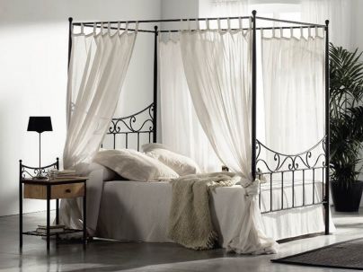 Lit baldaquin Conos en fer forgé haut de gamme. Meuble pour la chambre. Le Monde du Lit