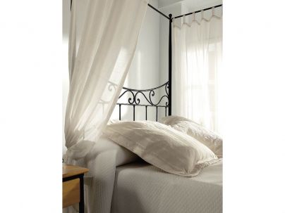 Lit baldaquin Conos en fer forgé haut de gamme. Meuble pour la chambre. Le Monde du Lit