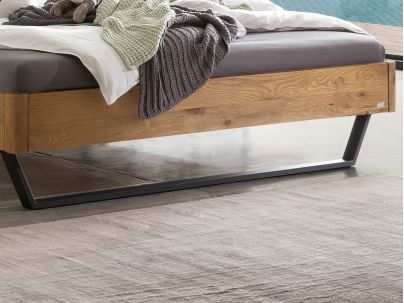 Lit Tresali en chêne noueux massif haut de gamme de notre collection LOUNGE