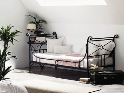 Banquette Atenas 2 en fer forgé. Meuble design pour la chambre. Le Monde du Lit