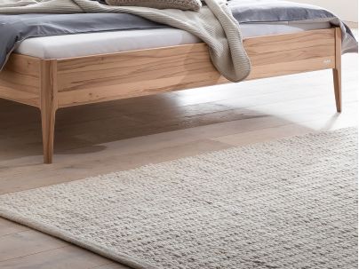 Lit Busseto en hêtre noueux massif haut de gamme de notre collection LOUNGE