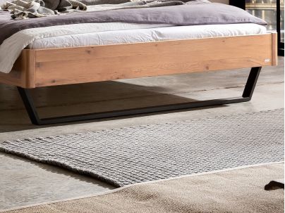 Lit Marola en chêne noueux massif haut de gamme de notre collection LOUNGE