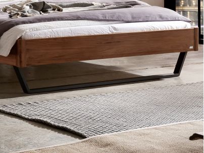 Lit Marola en noyer massif haut de gamme de notre collection LOUNGE